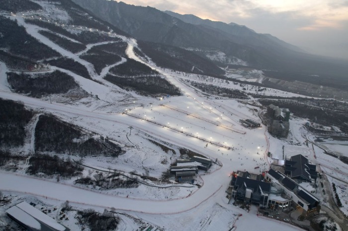 新华社丨宝鸡太白一块滑雪板的奇幻漂流