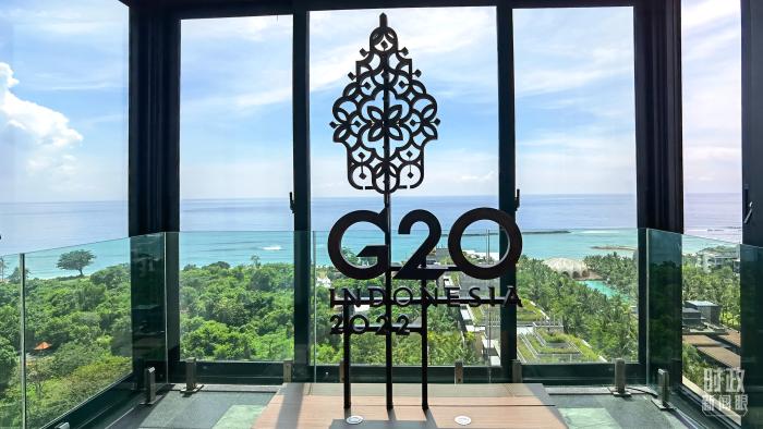 △巴厘岛峰会主会场内各处的G20标识。(总台央视记者马亚阳拍摄)