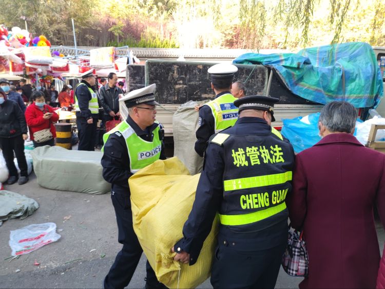 簡篇-“城管+交警”聯合執法 合力提升道路秩序