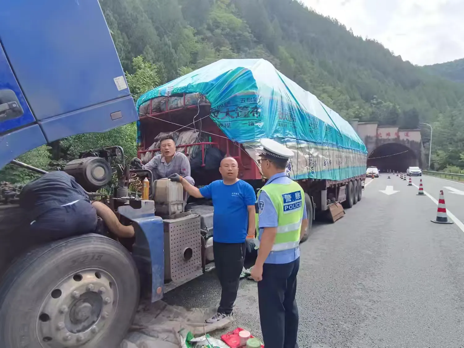 簡篇-高速交警忙救援 現場處置保安全