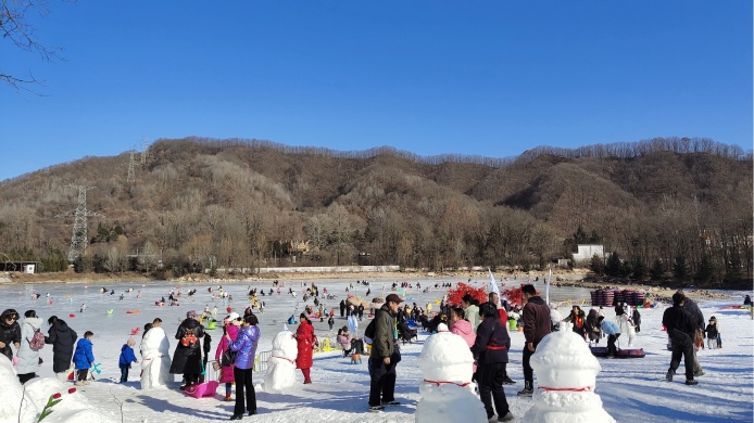 邂逅冬日的冰雪浪漫！寶雞秦嶺站迎來(lái)新年首趟旅游專列 