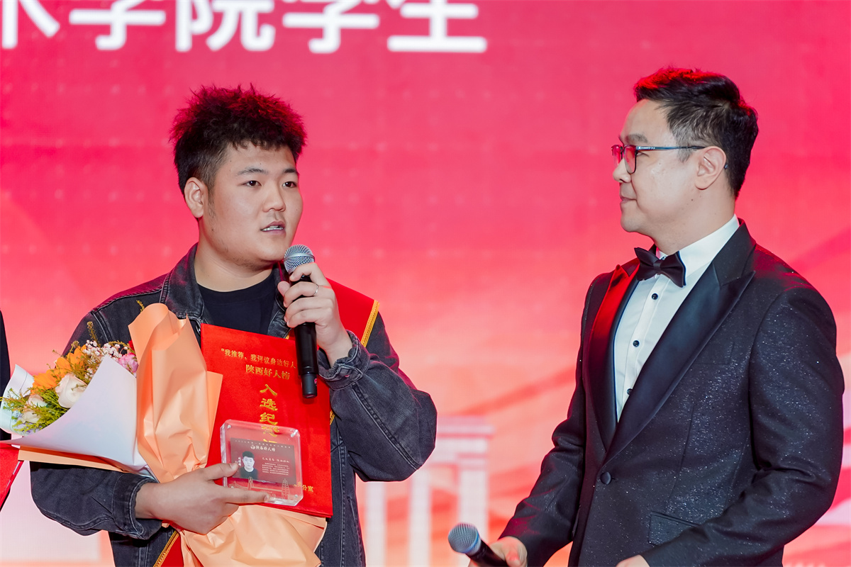 1744179097451020.jpg 劉璟輝接受采訪.jpg