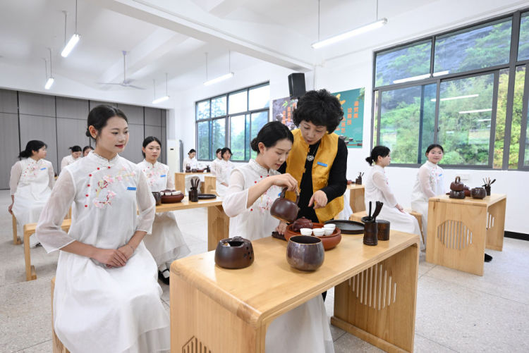 鏡觀·回響丨筑牢就業“壓艙石” 守護群眾幸福感